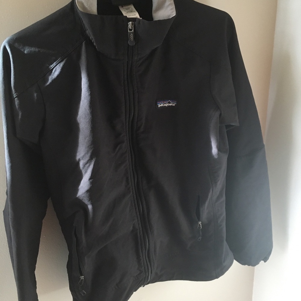 Patagonia jacket - windbreaker size small